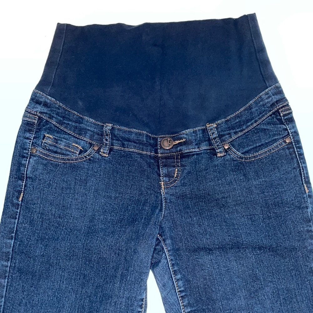 Thyme Maternity Jeans (hip measurements 32”)